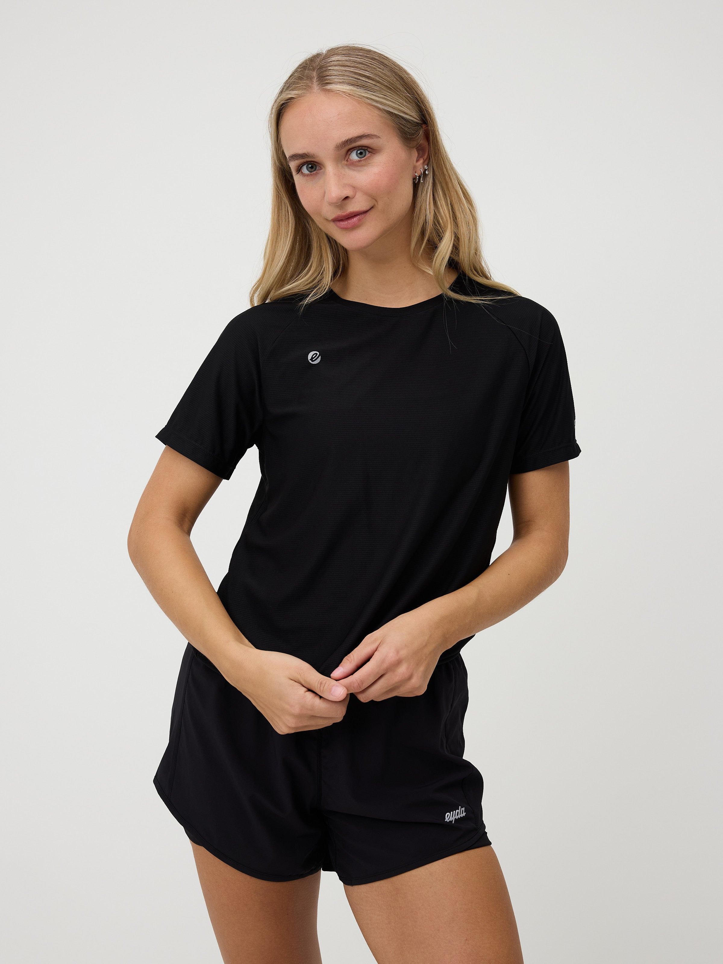 Lecia Tee