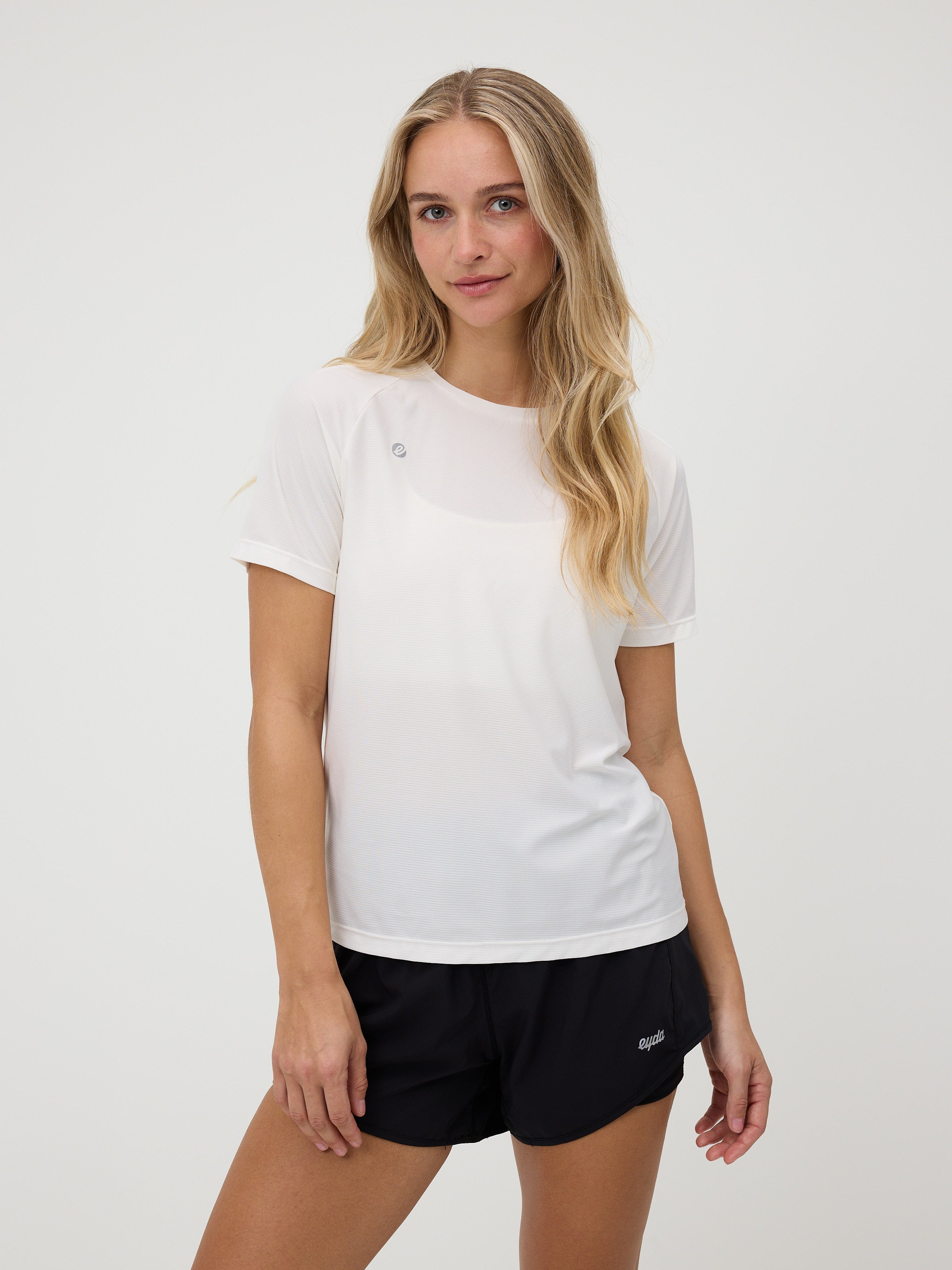 Lecia Tee