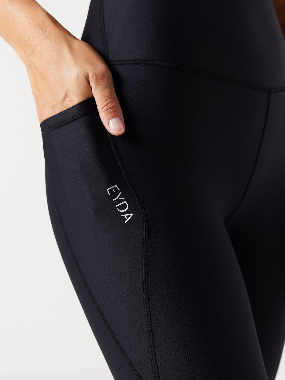3/4 tights i sort med EYDA logo på lommen