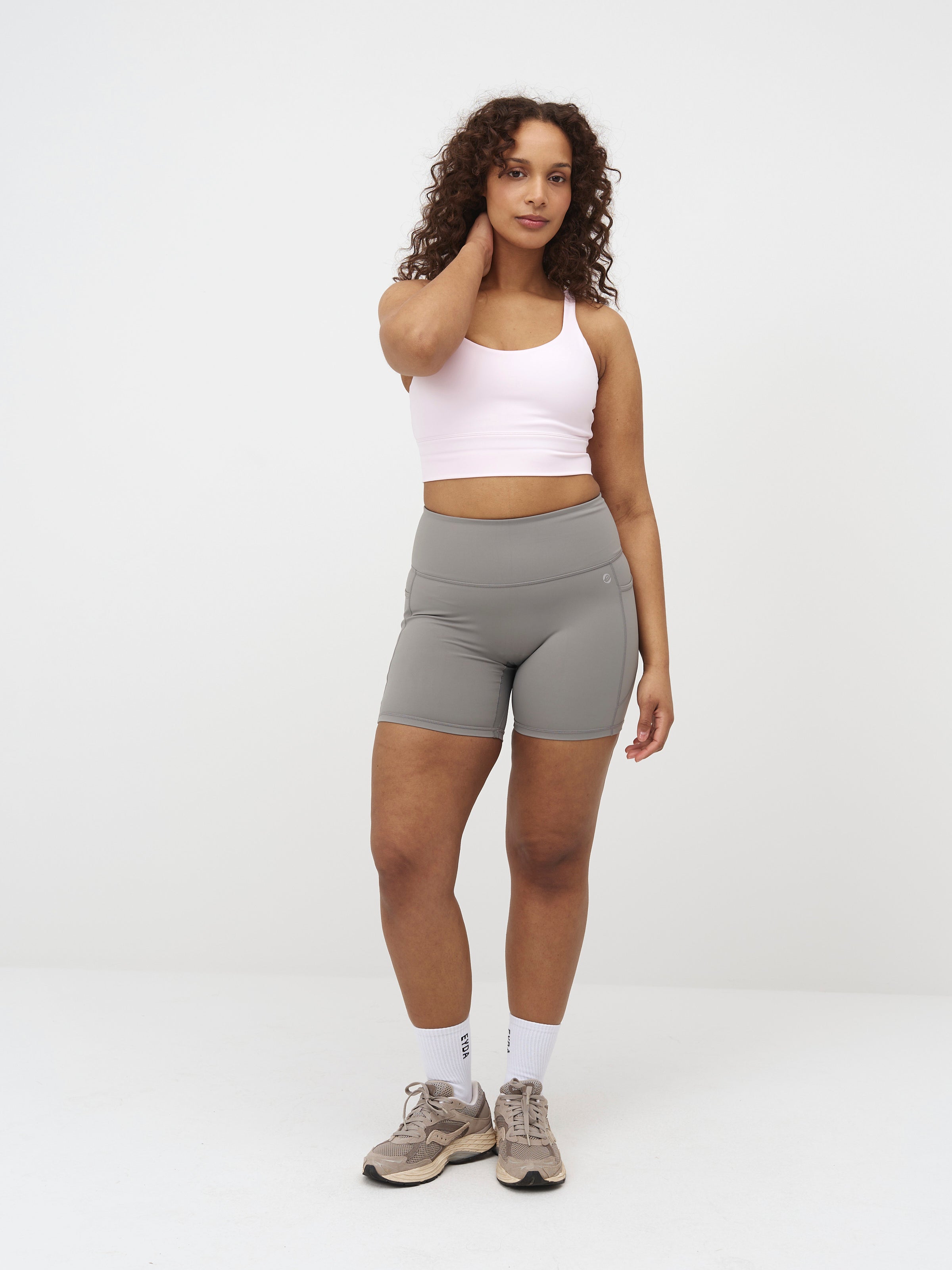 Ellie Ultralight Pocket Shorts 6"