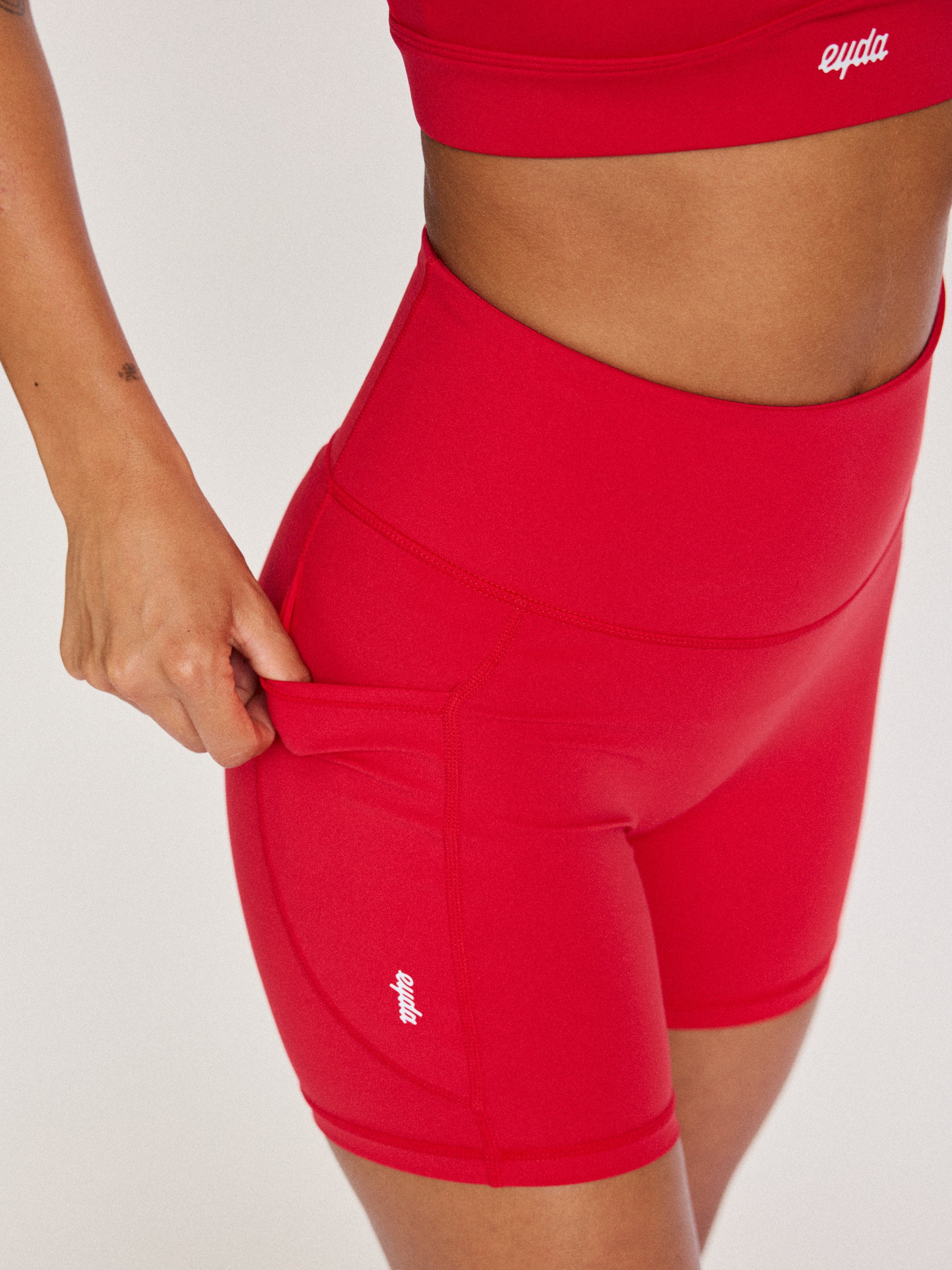 Ellie Ultralight Pocket Shorts 6"