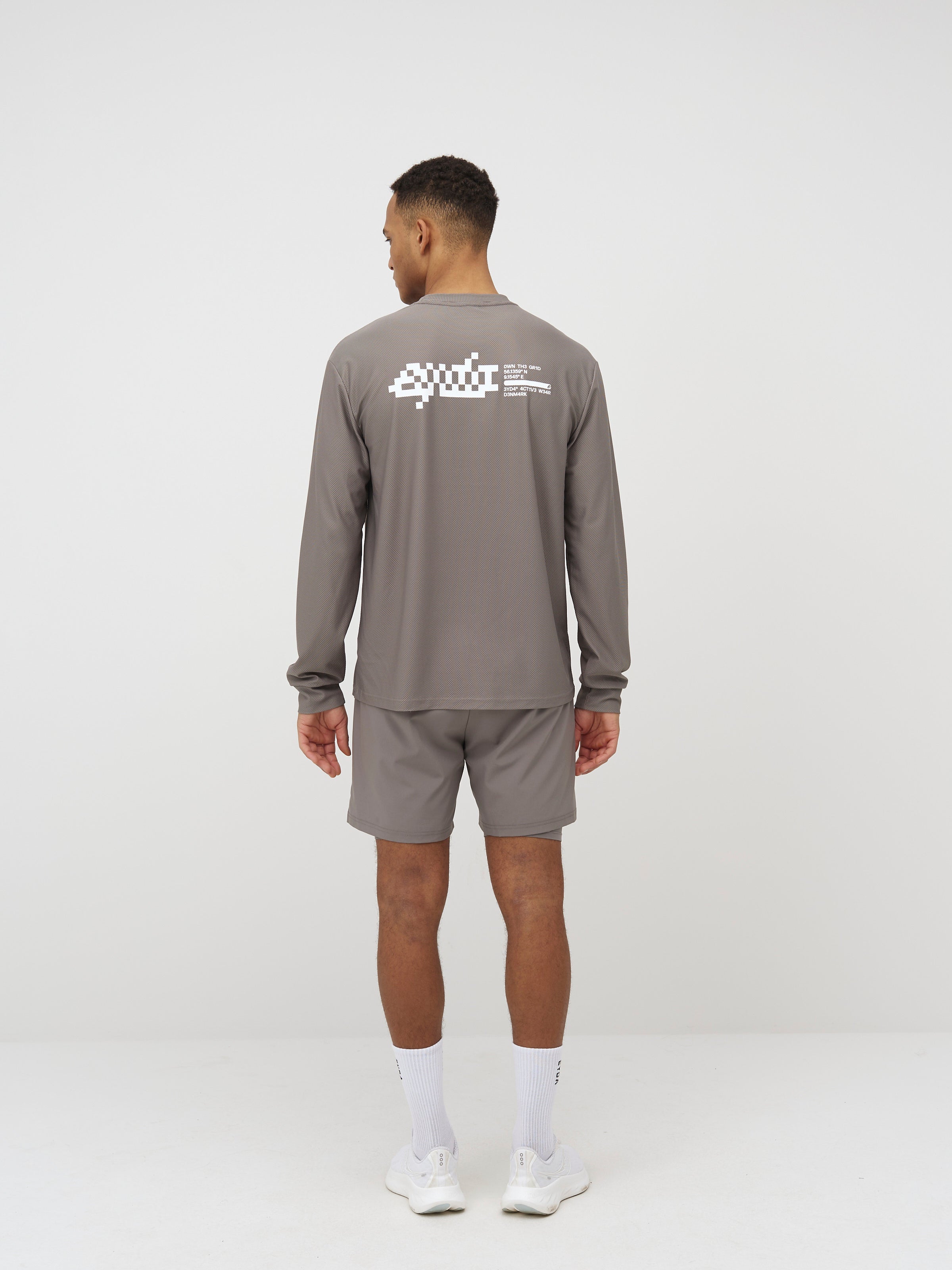 Noah Loose Long Sleeve