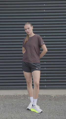 scarlet_tee_brown_2